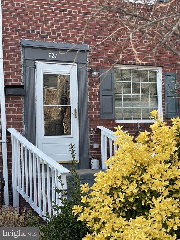 727 S FAYETTE STREET