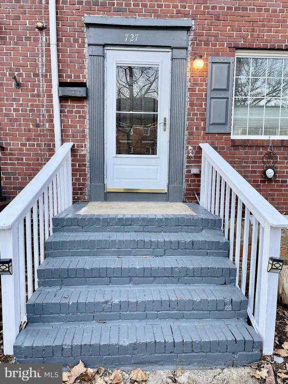 727 S FAYETTE STREET