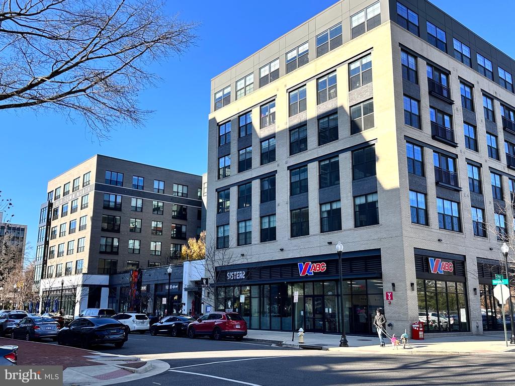 801 N PITT STREET 801