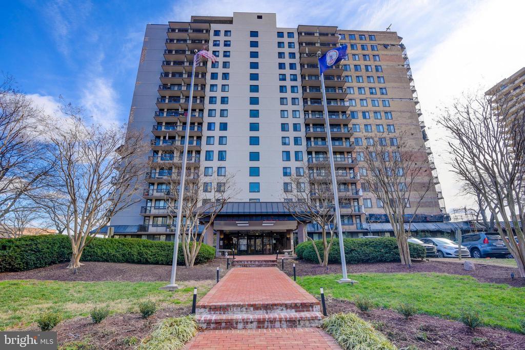 801 N PITT STREET 801