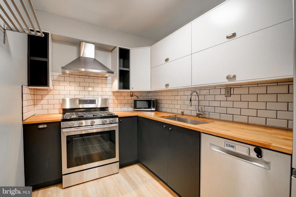 801 N PITT STREET 801