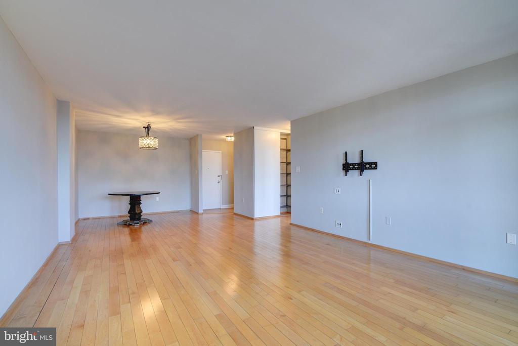 801 N PITT STREET 801
