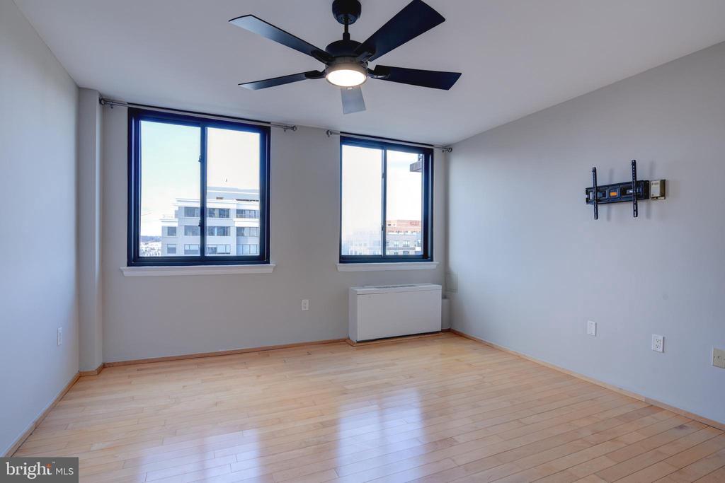 801 N PITT STREET 801
