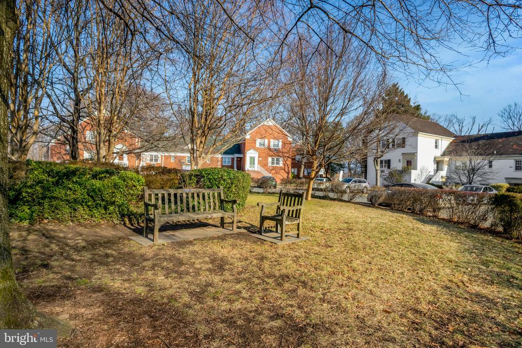1538 MOUNT EAGLE PLACE
