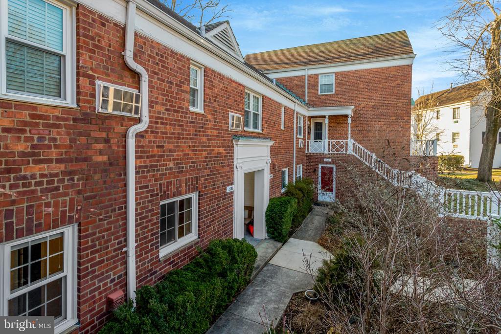 1538 MOUNT EAGLE PLACE