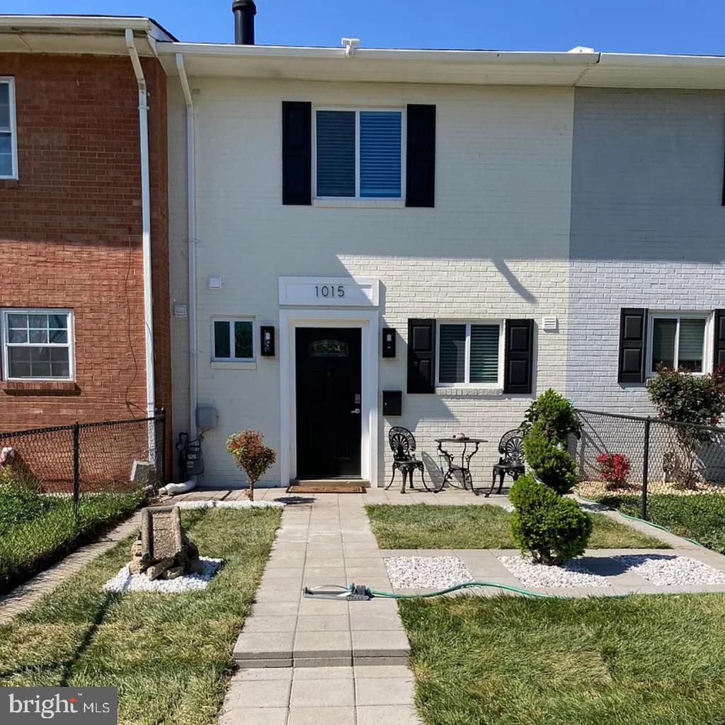 1015 FIRST STREET