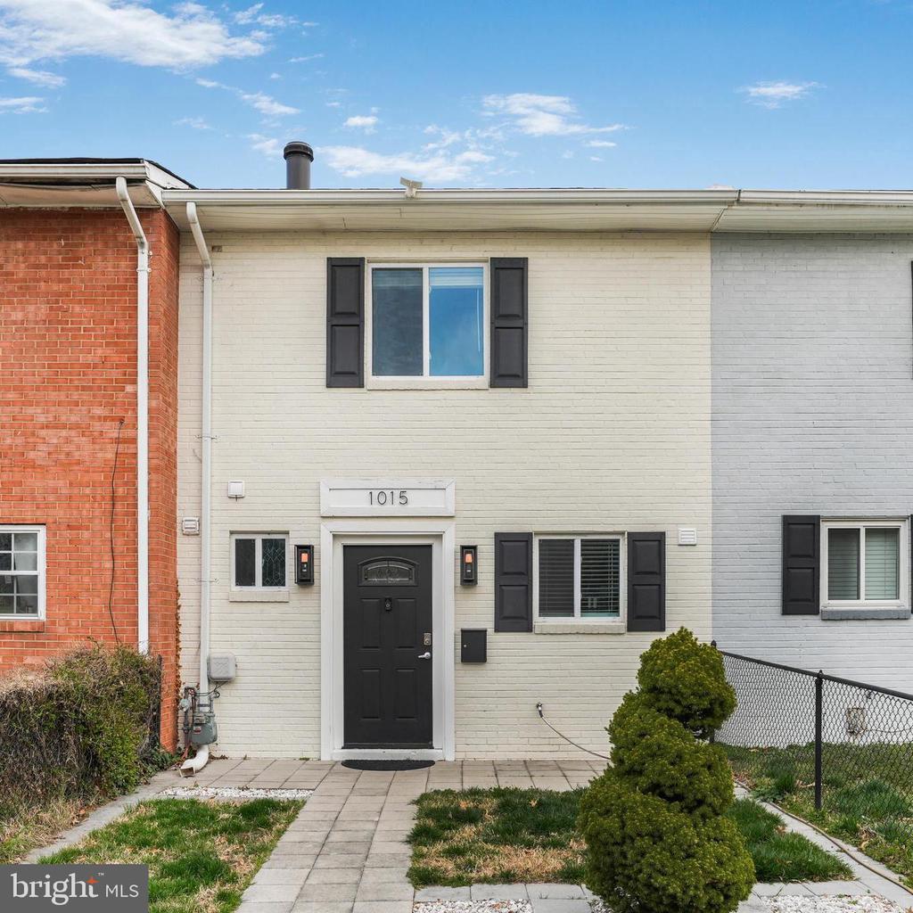 1015 FIRST STREET