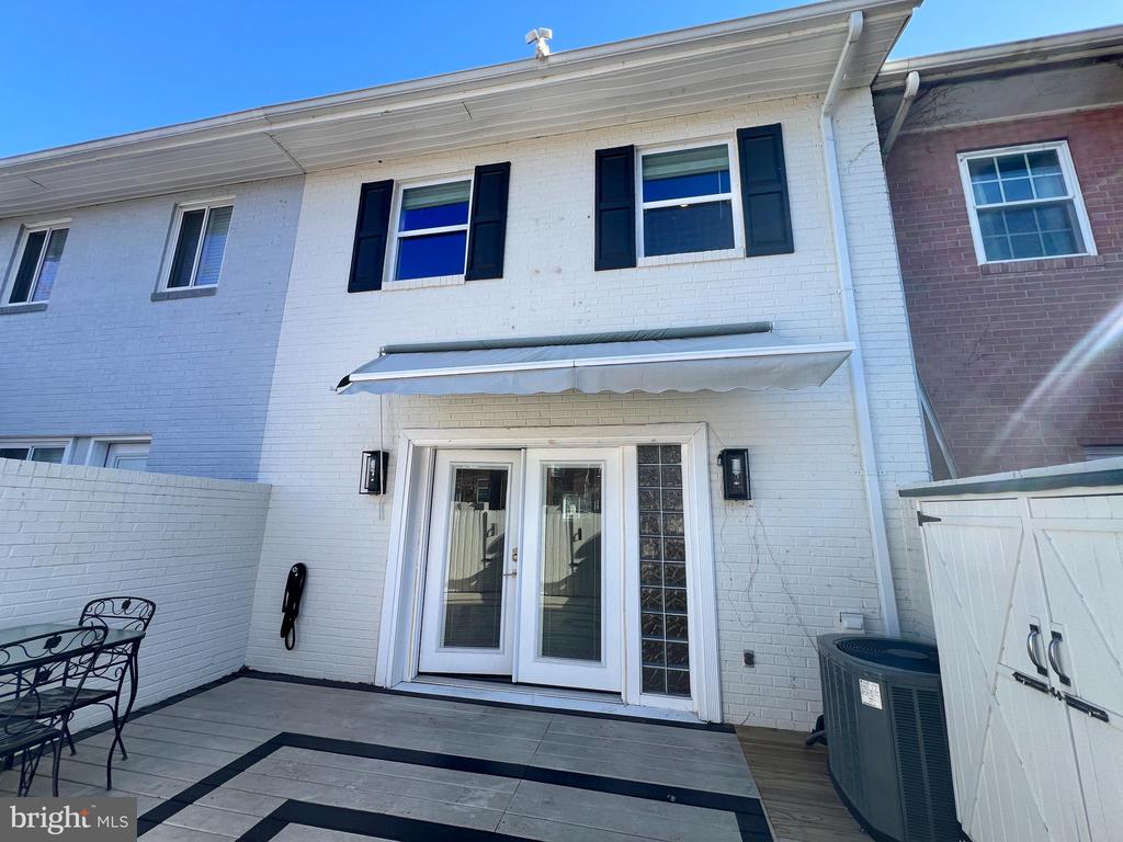1015 FIRST STREET