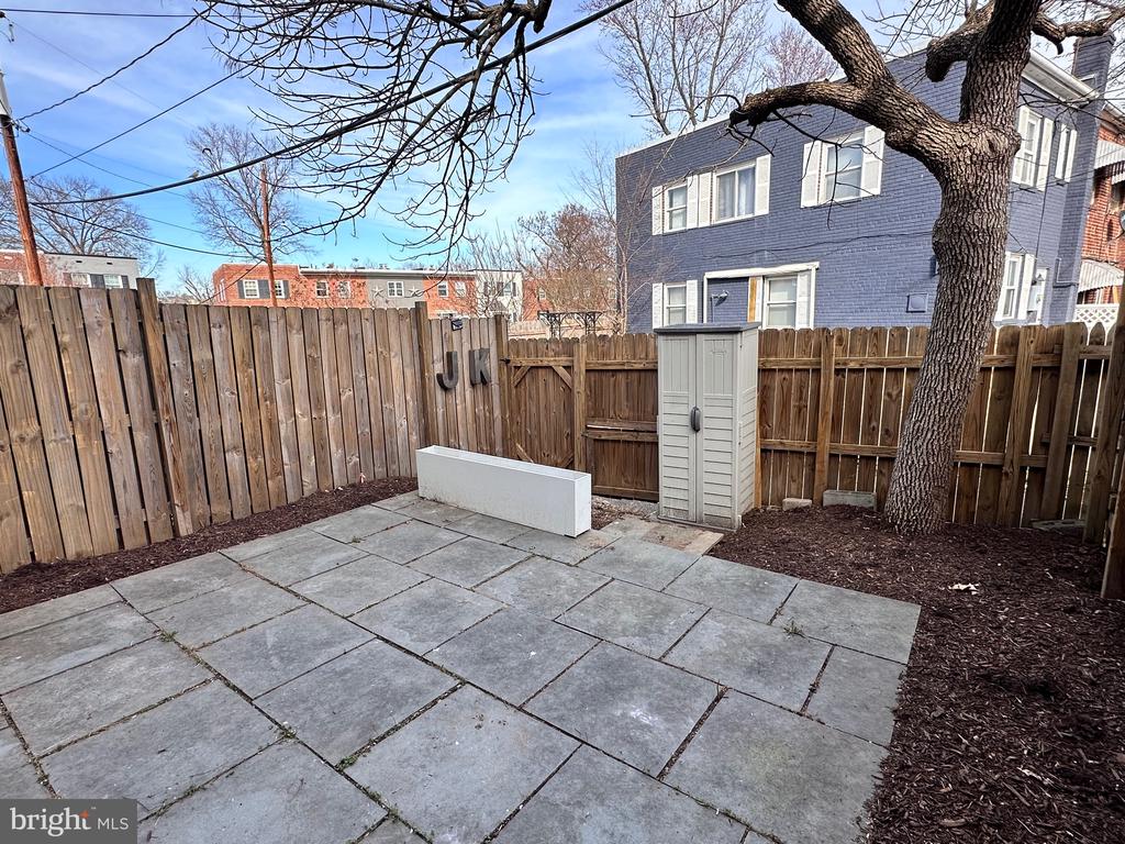 3609 EDISON STREET