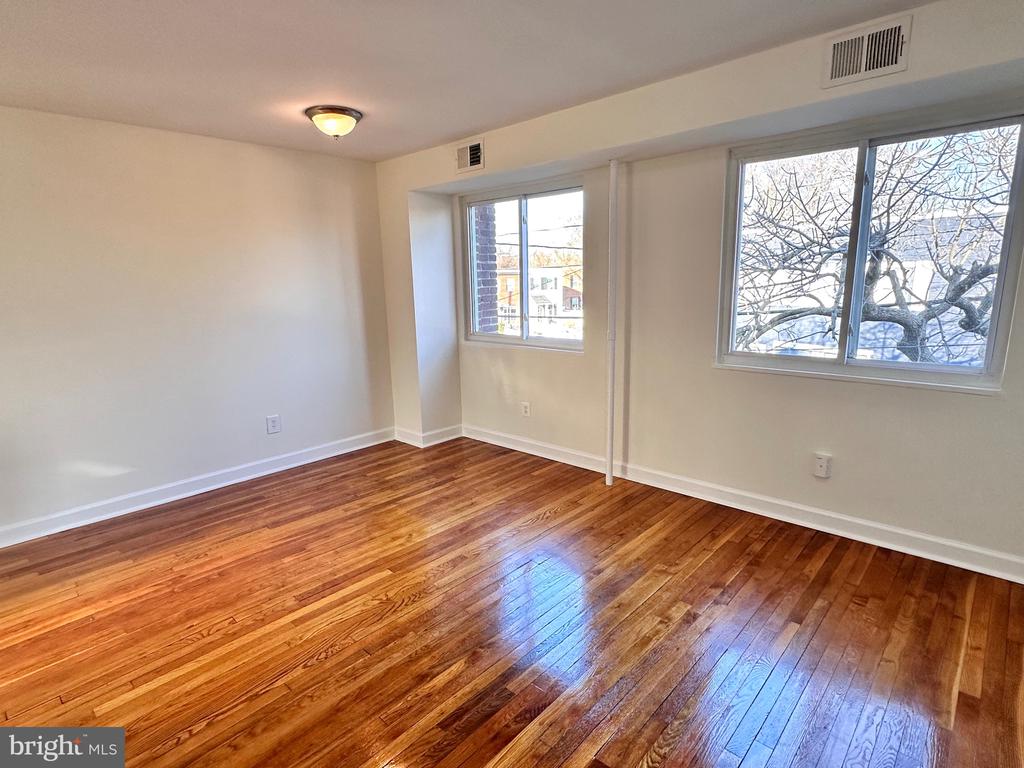 3609 EDISON STREET