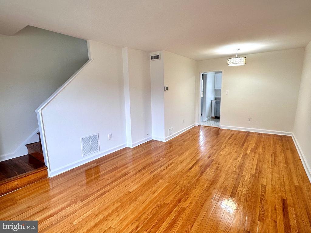 3609 EDISON STREET