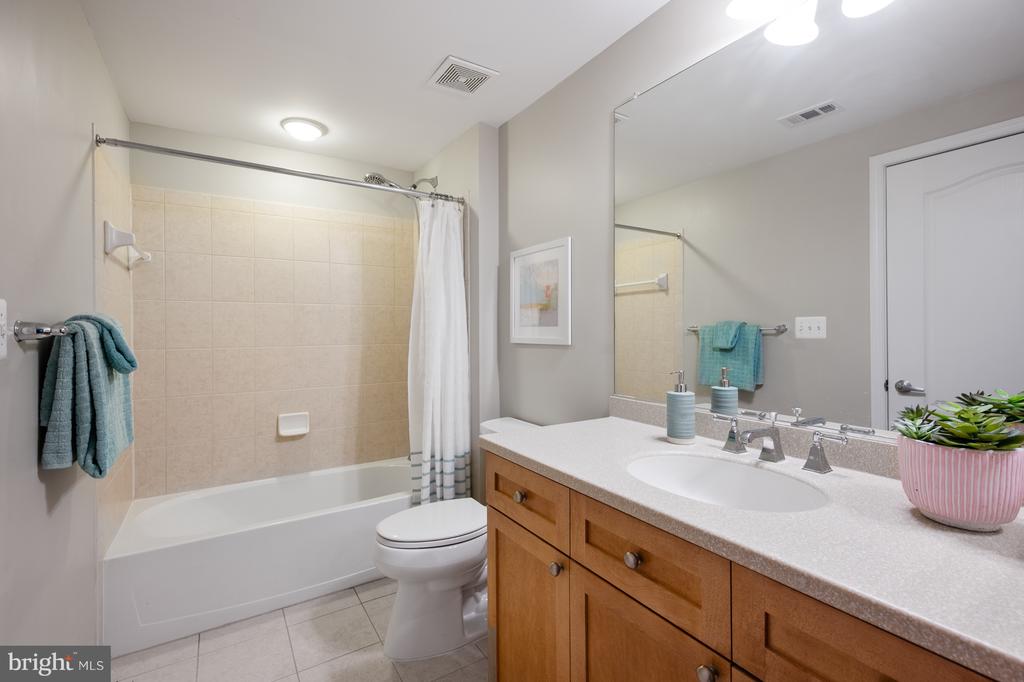 1115 CAMERON STREET 101