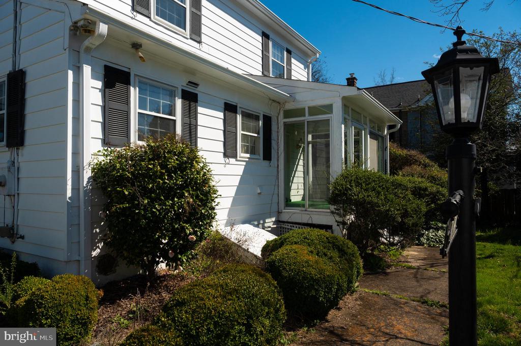 1606 ORCHARD STREET