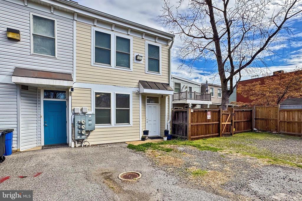 1008 PENDLETON STREET