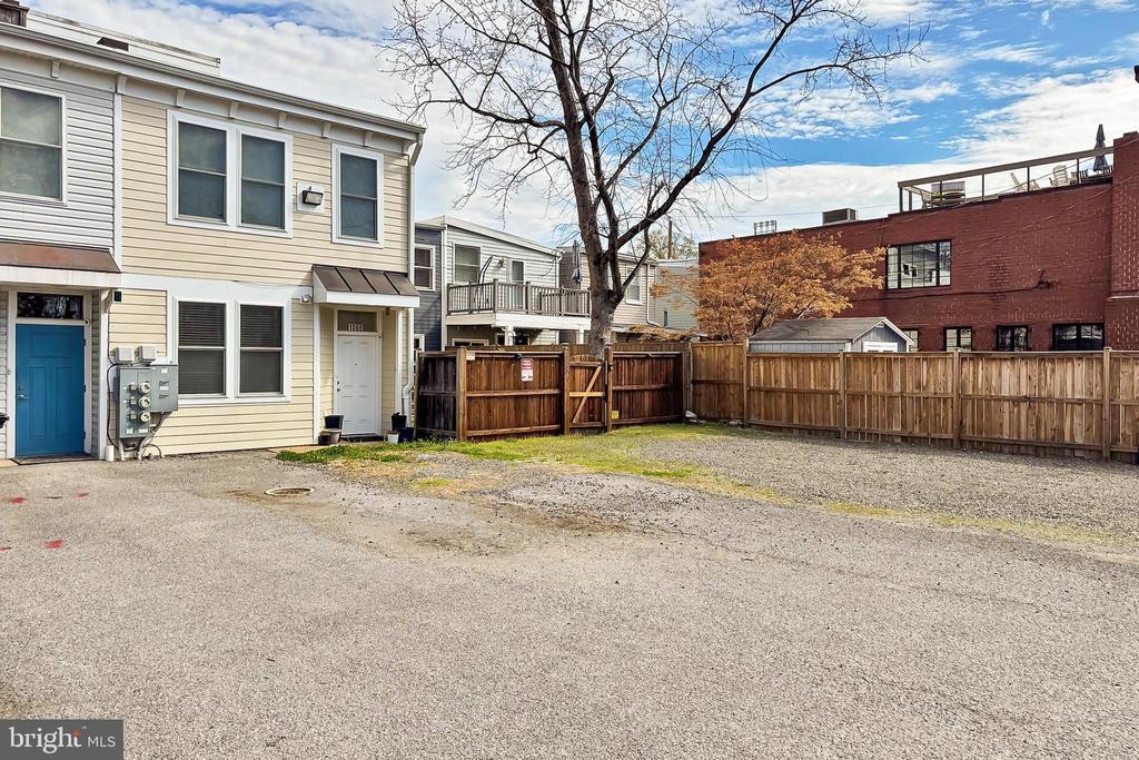 1008 PENDLETON STREET