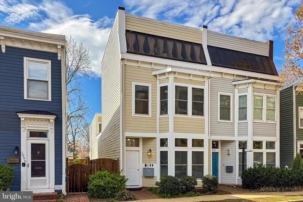 1008 PENDLETON STREET