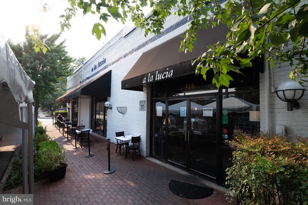 1023 N ROYAL STREET 104