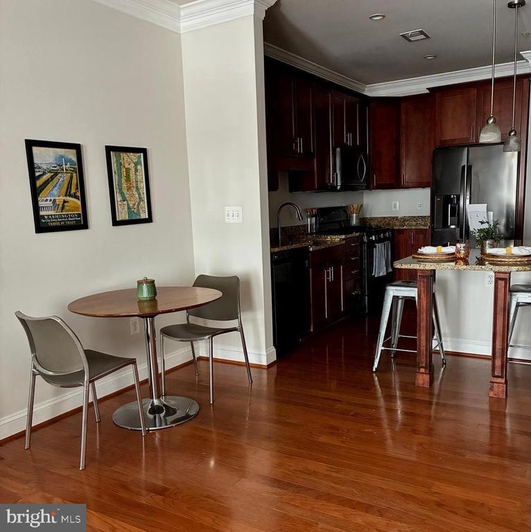 1023 N ROYAL STREET 104