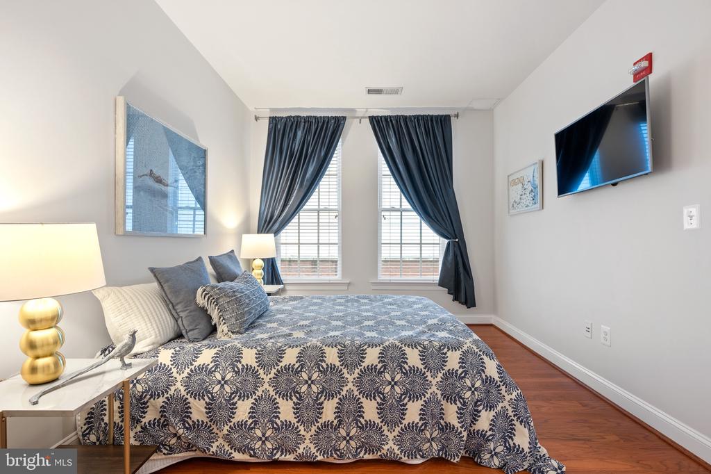 1023 N ROYAL STREET 104
