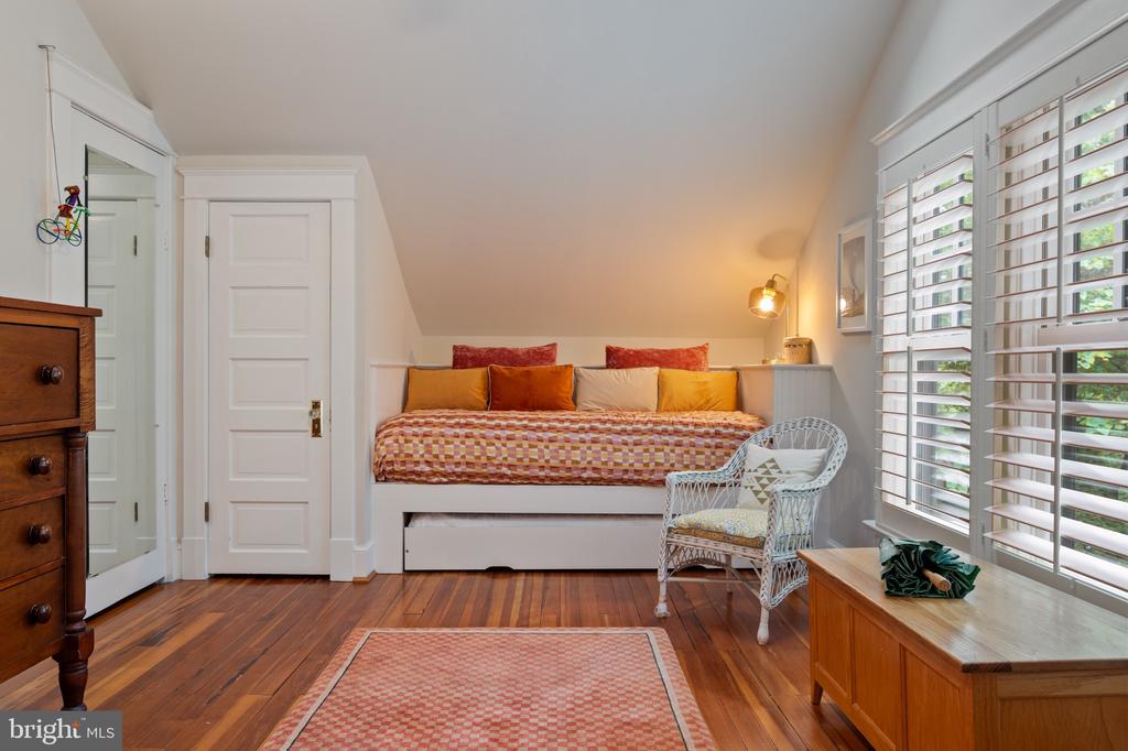 120 W MAPLE STREET