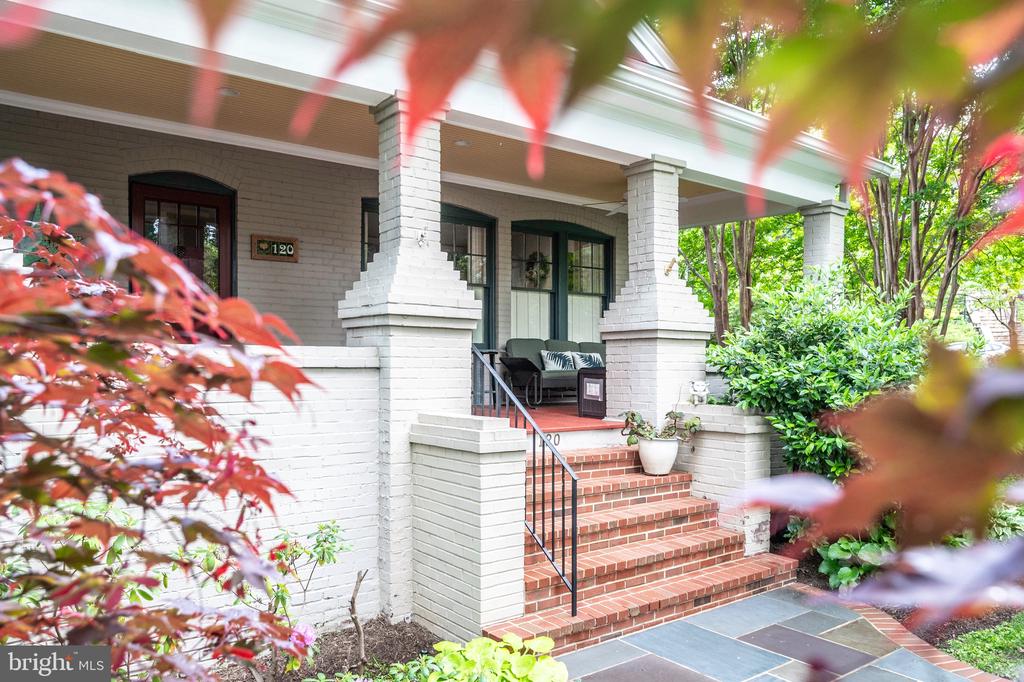 120 W MAPLE STREET