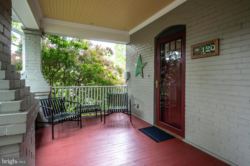120 W MAPLE STREET