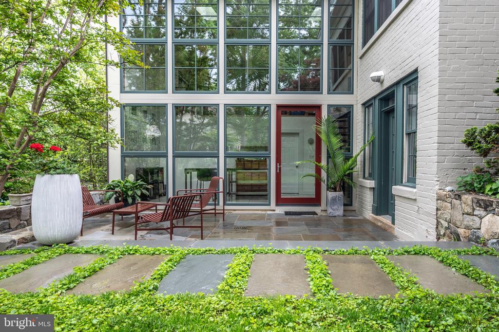 120 W MAPLE STREET