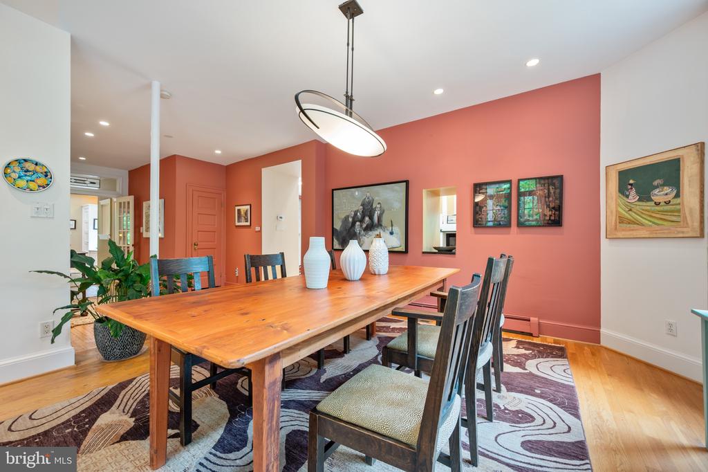 120 W MAPLE STREET