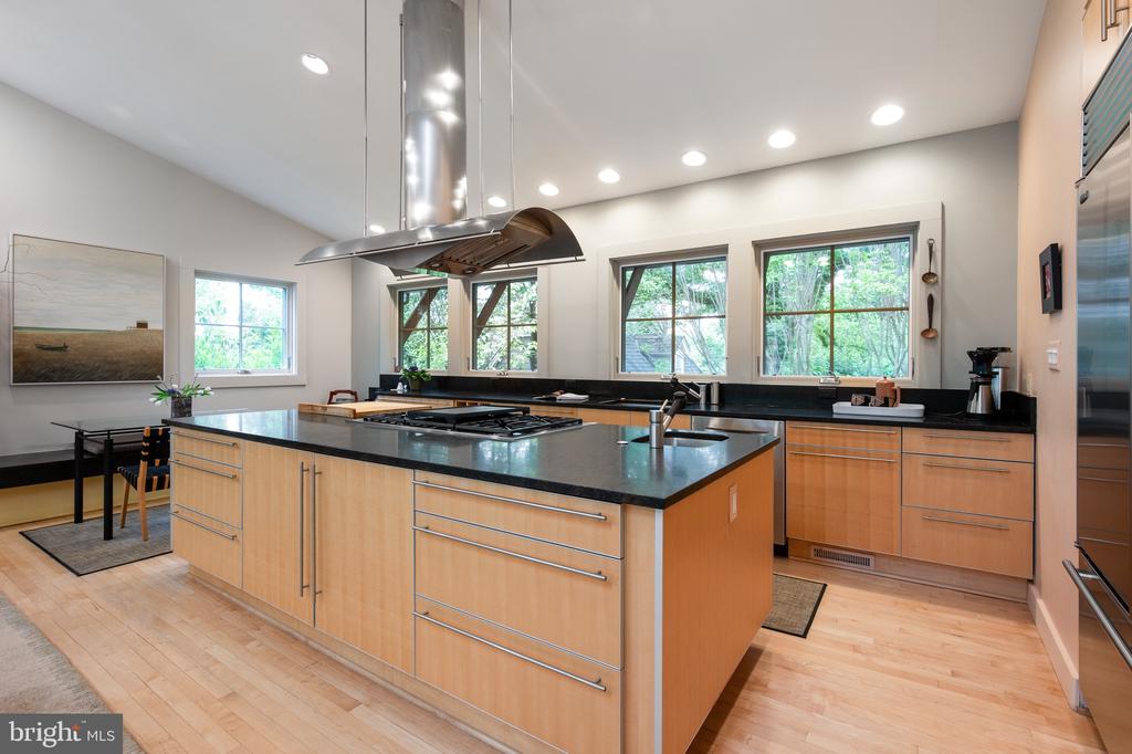 120 W MAPLE STREET