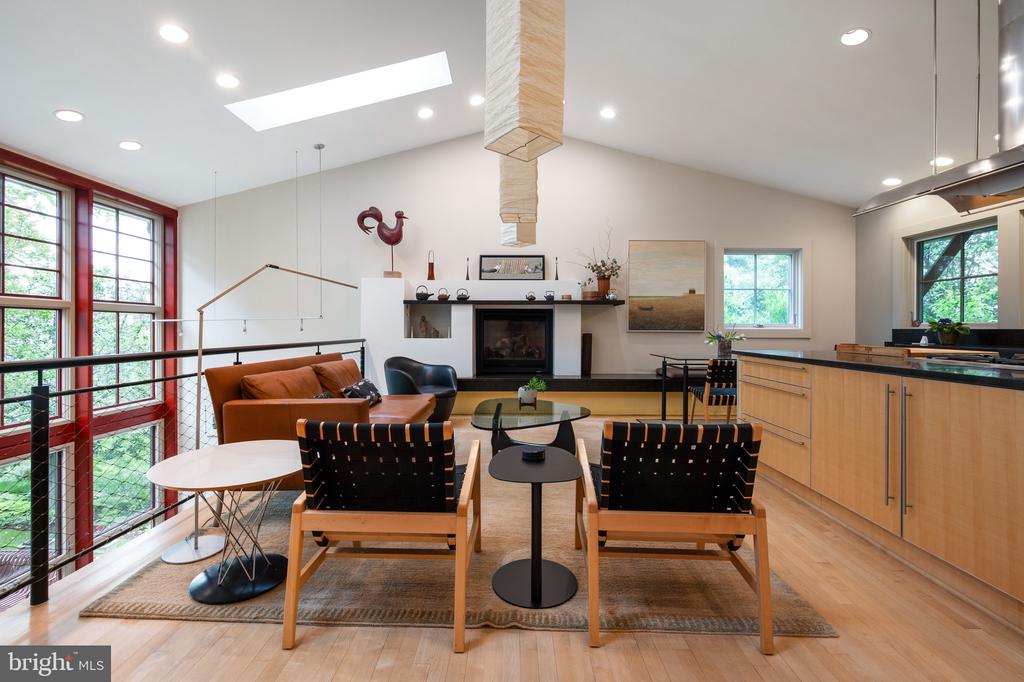 120 W MAPLE STREET