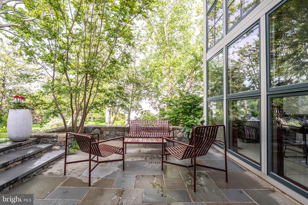 120 W MAPLE STREET