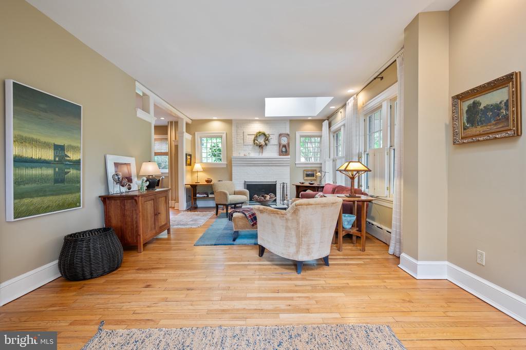 120 W MAPLE STREET