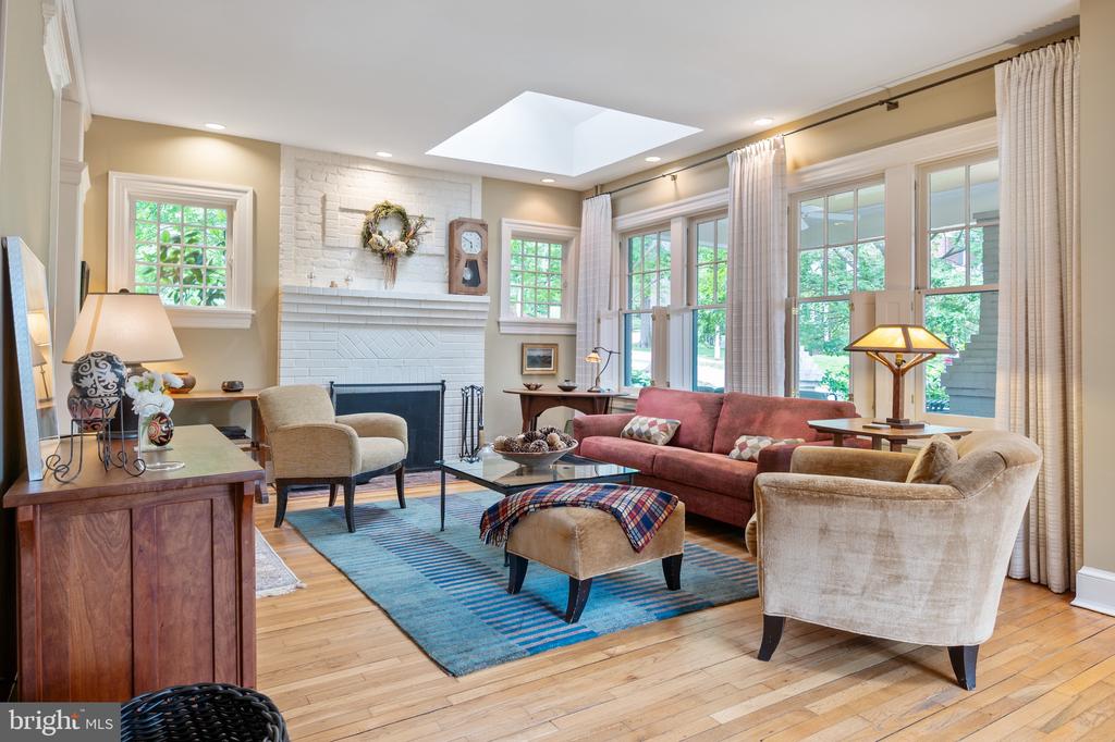 120 W MAPLE STREET