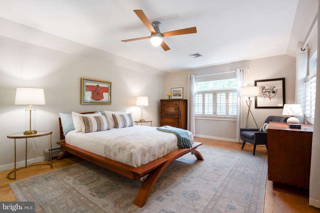120 W MAPLE STREET