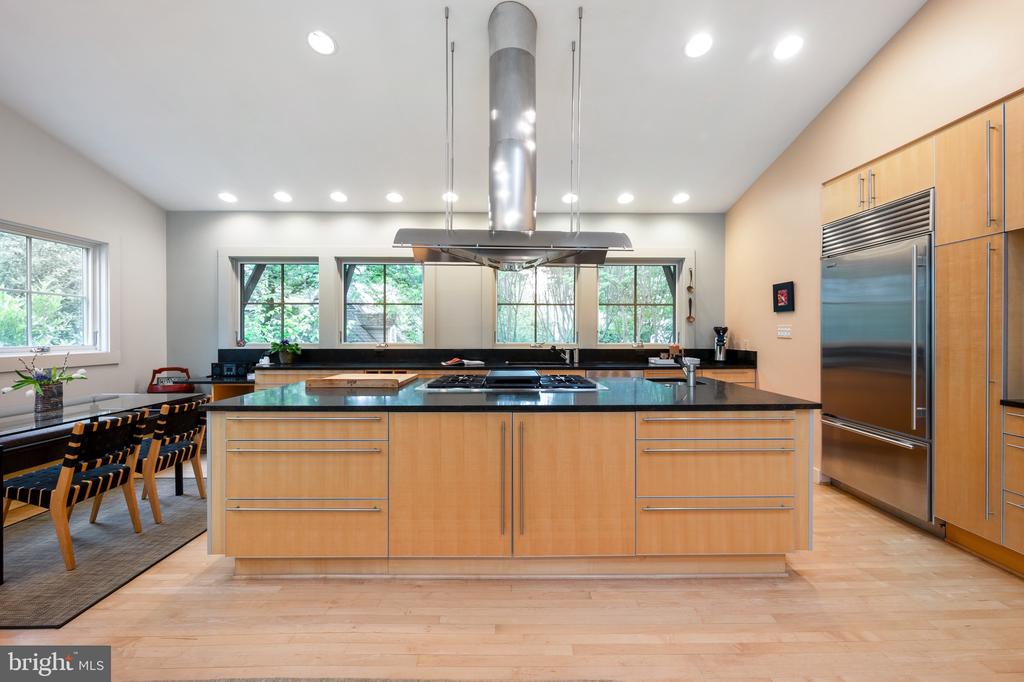 120 W MAPLE STREET