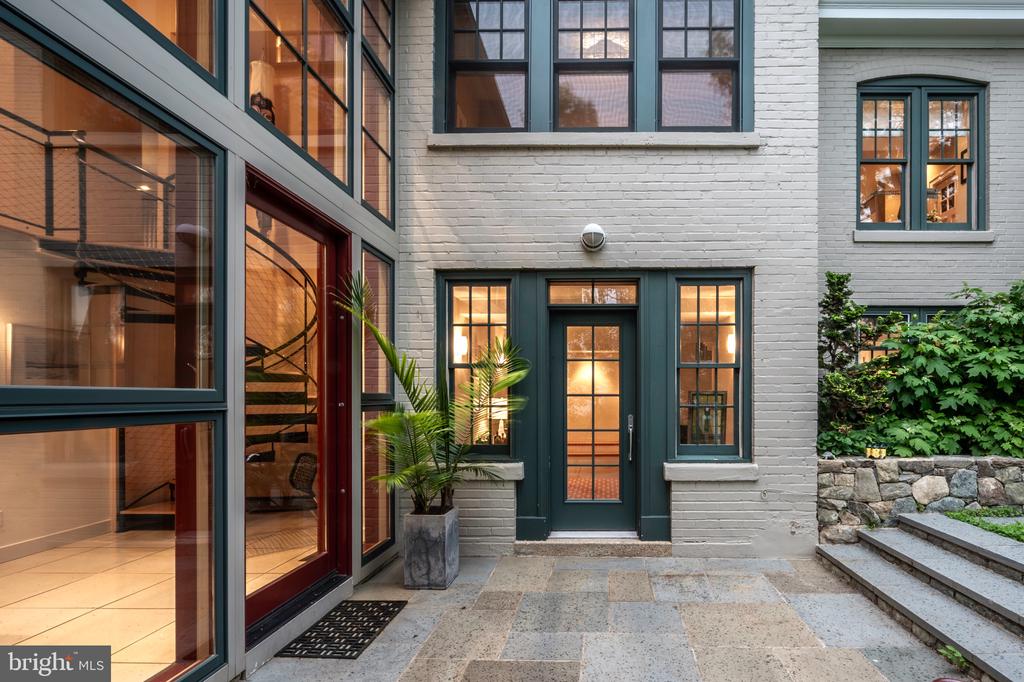120 W MAPLE STREET