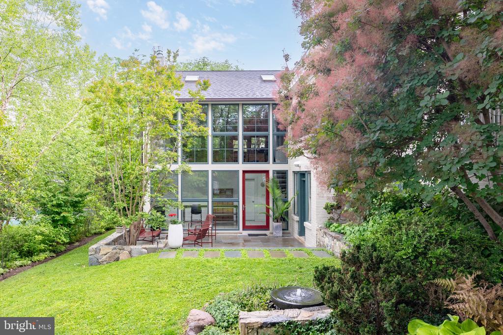 120 W MAPLE STREET