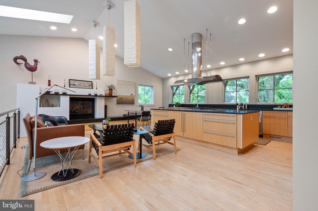 120 W MAPLE STREET