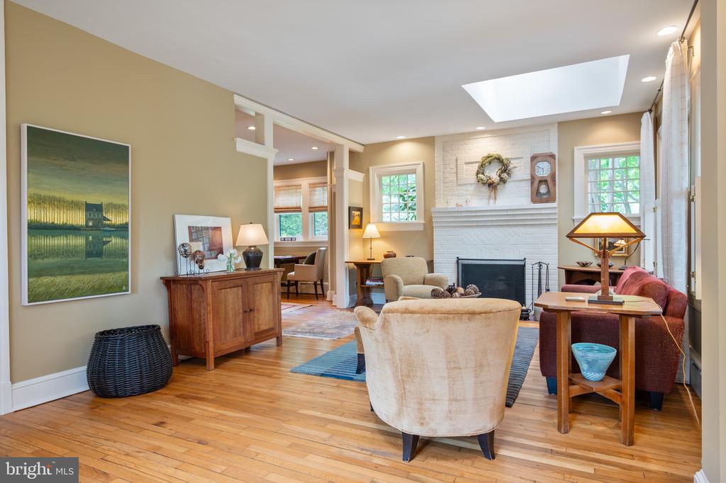 120 W MAPLE STREET