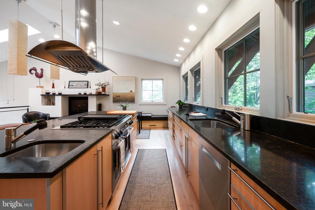 120 W MAPLE STREET
