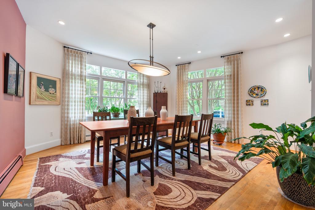 120 W MAPLE STREET