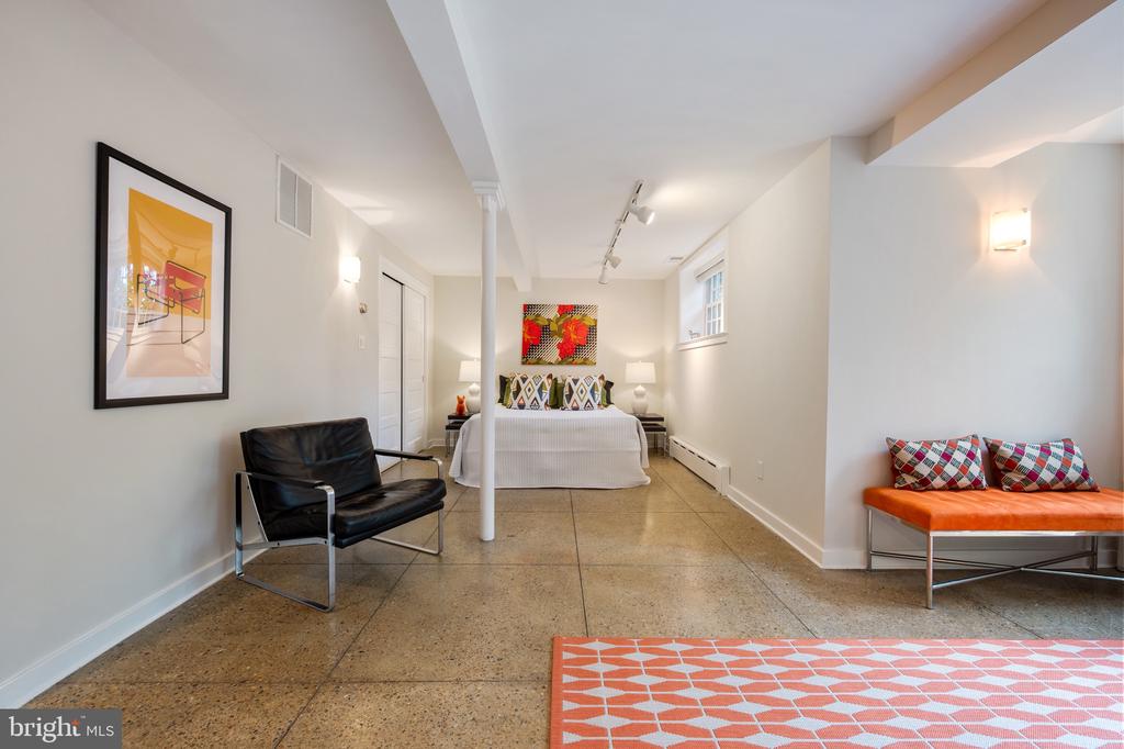 120 W MAPLE STREET