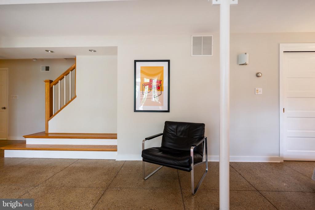 120 W MAPLE STREET