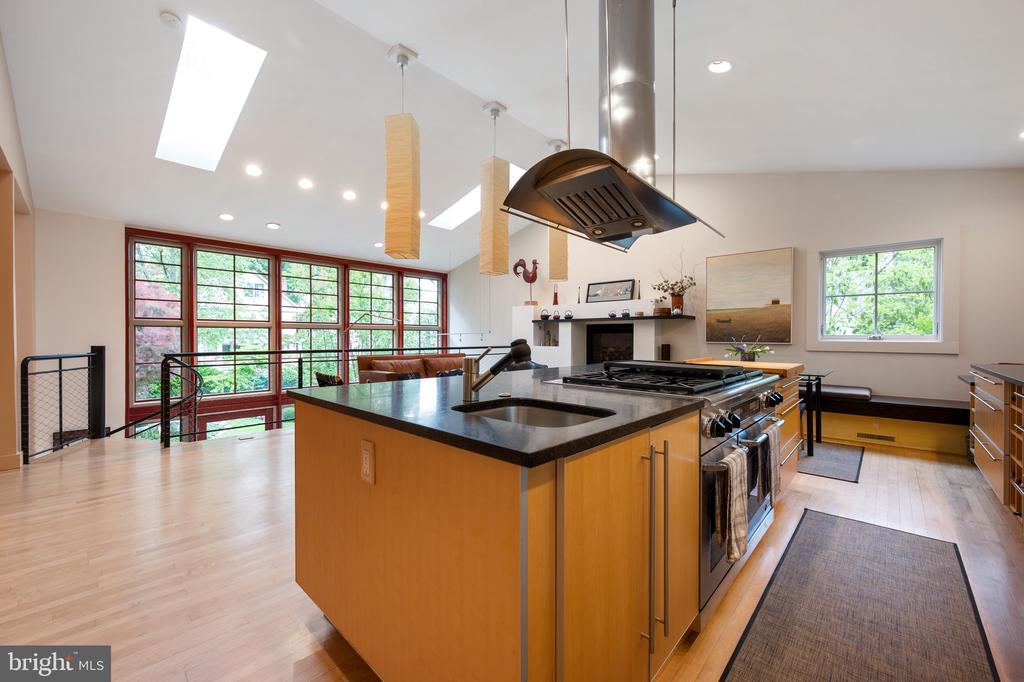 120 W MAPLE STREET
