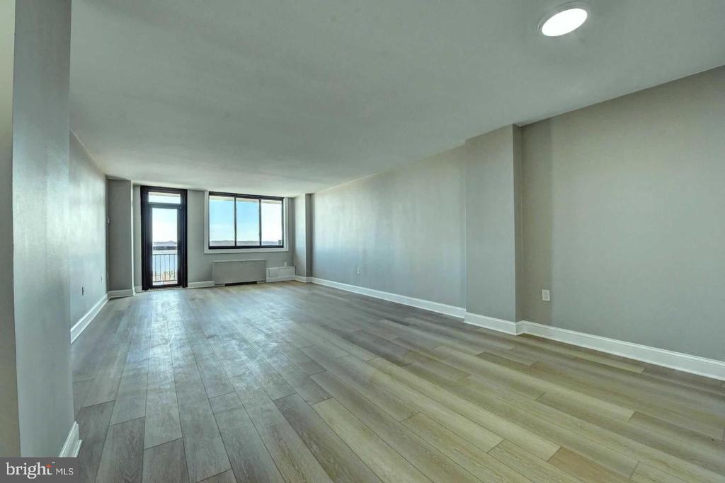 801 N PITT STREET N 1206