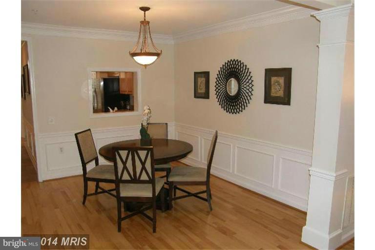 1416 ROUNDHOUSE LANE