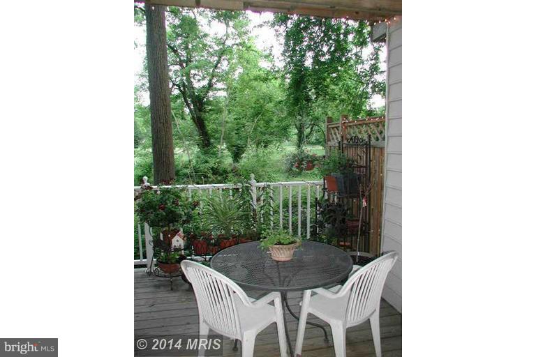 1416 ROUNDHOUSE LANE