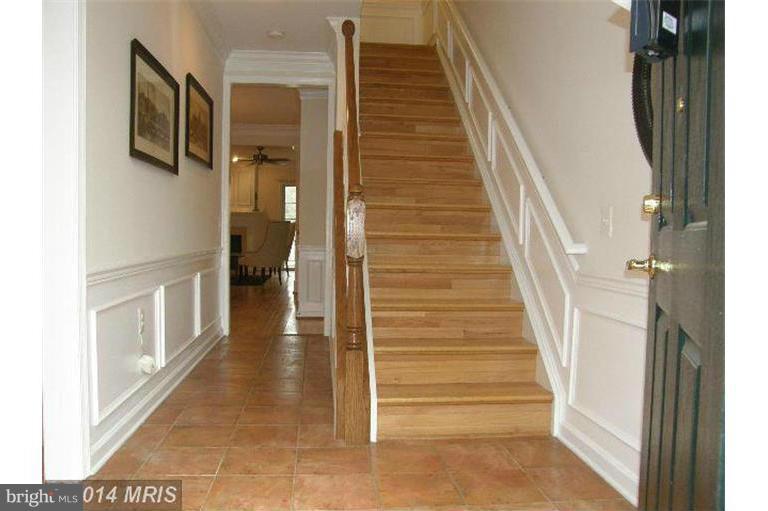 1416 ROUNDHOUSE LANE