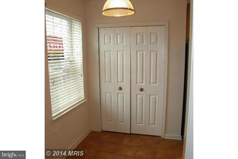 1416 ROUNDHOUSE LANE