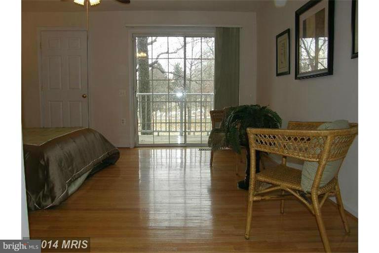 1416 ROUNDHOUSE LANE